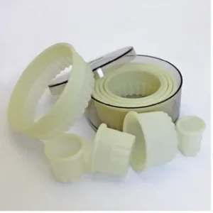 SET OF PASTRY CUTTERS ROUND SERRATED 9 PIECES