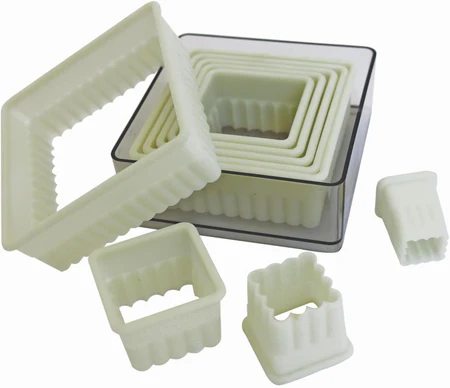 SET OF PASTRY CUTTERS SQUARE SERRATED 9 PIECES